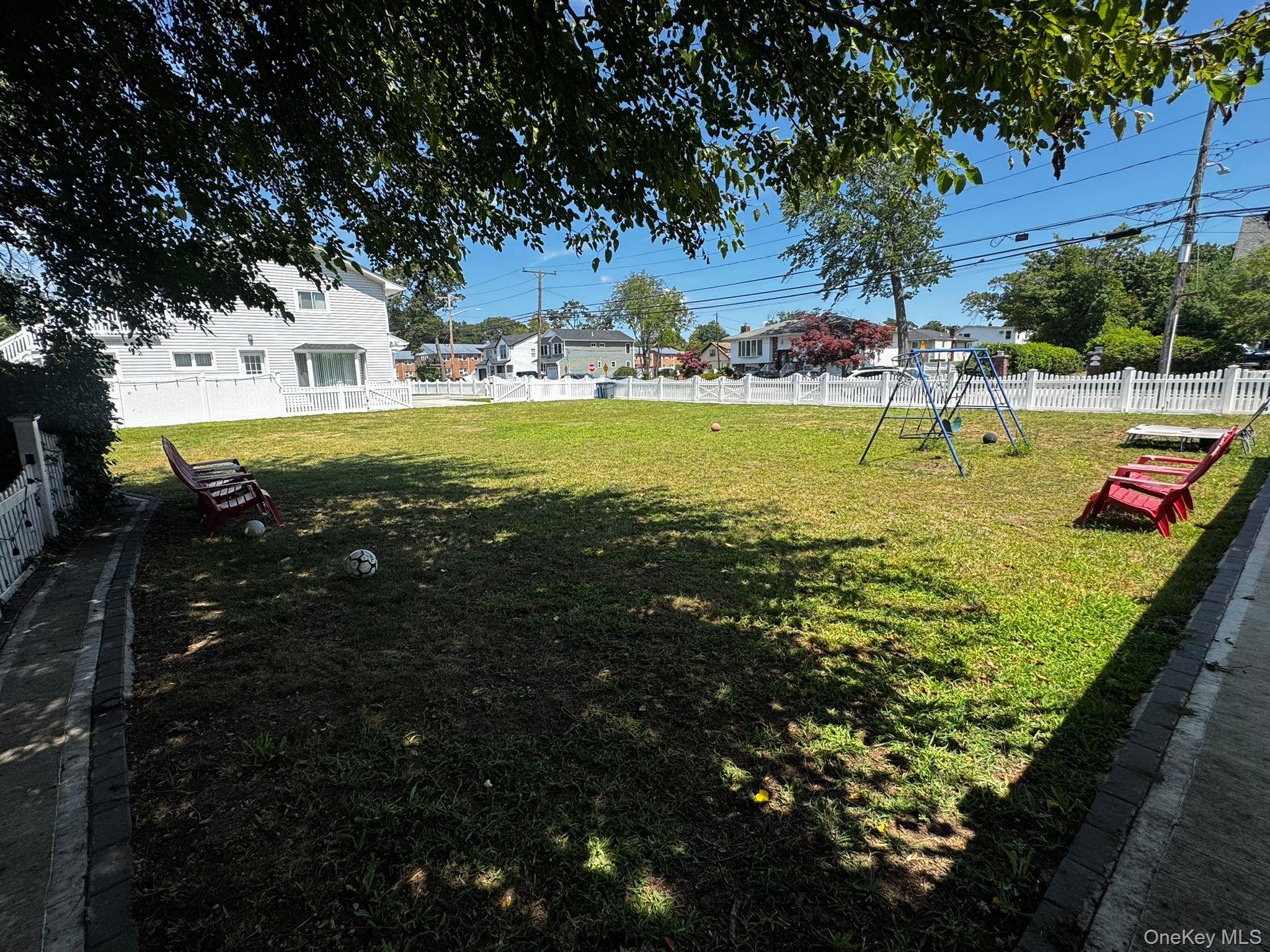 #9 photo, Clocks Boulevard, ナッソー郡 Massapequa , NY 11758