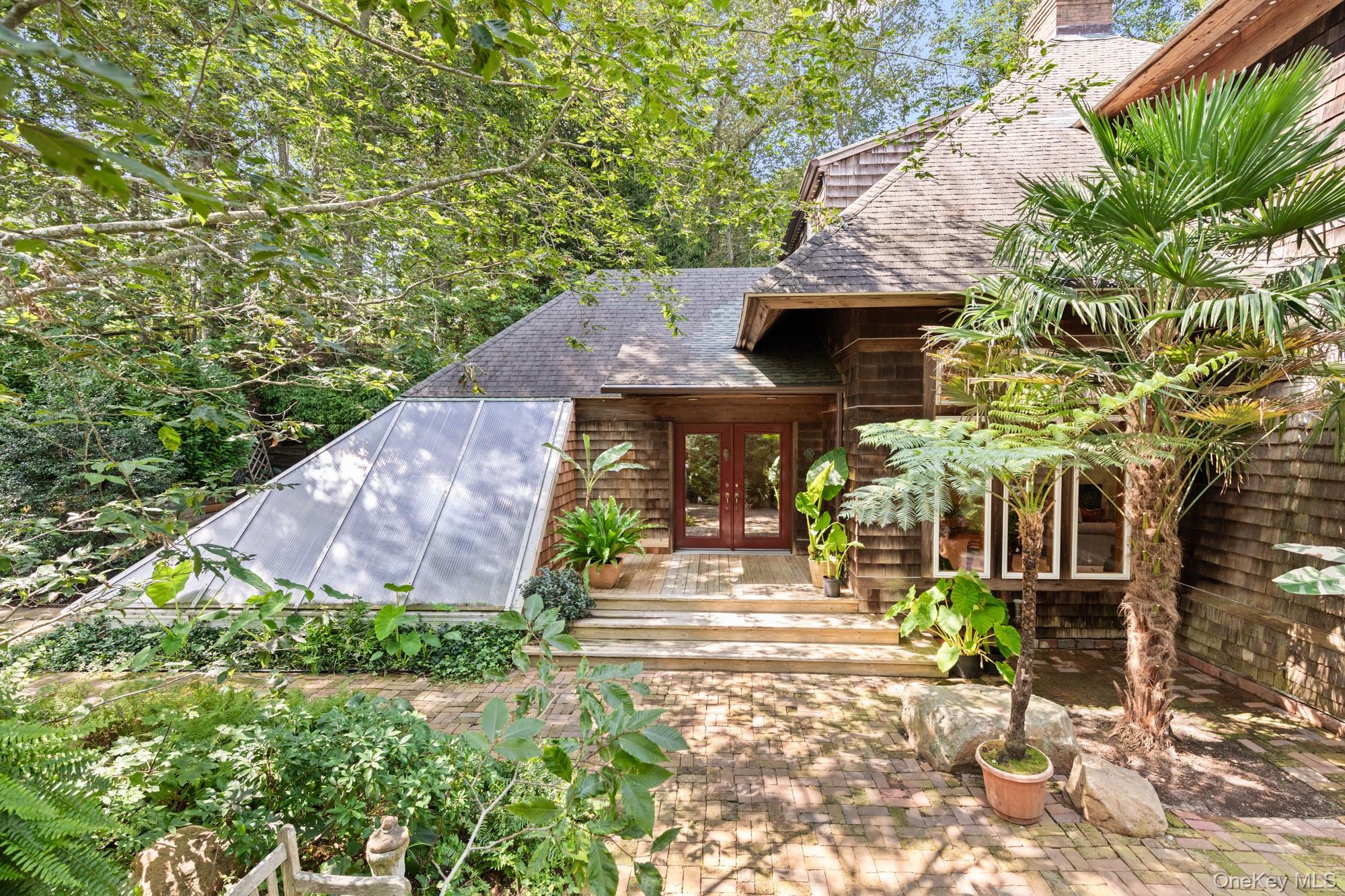 #1 photo, 76 Fern Road, सफ़ोक काउंटी Baiting Hollow , NY 11933