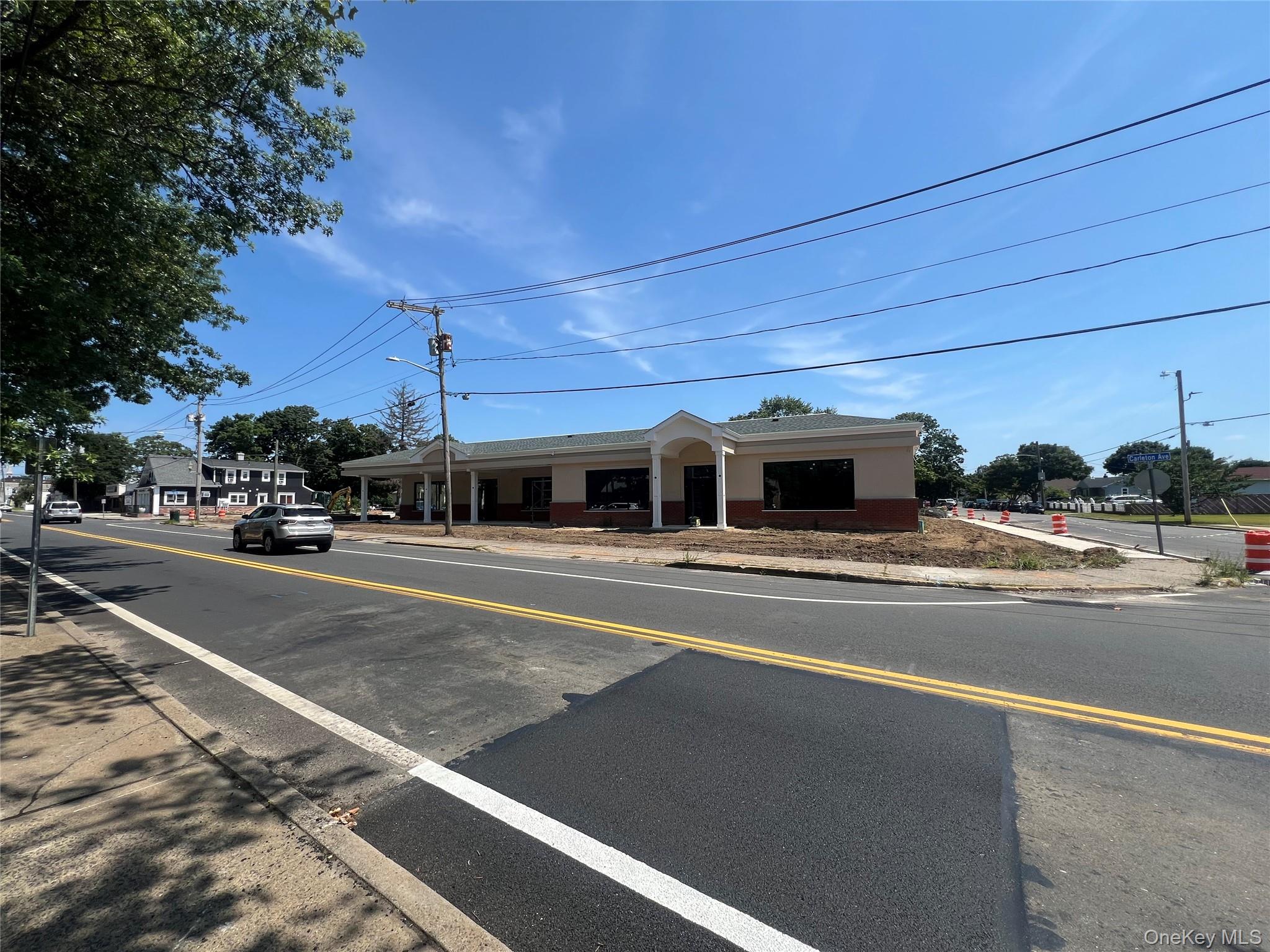 #1 photo, 120 Carleton Avenue, サフォーク郡 Central Islip , NY 11722