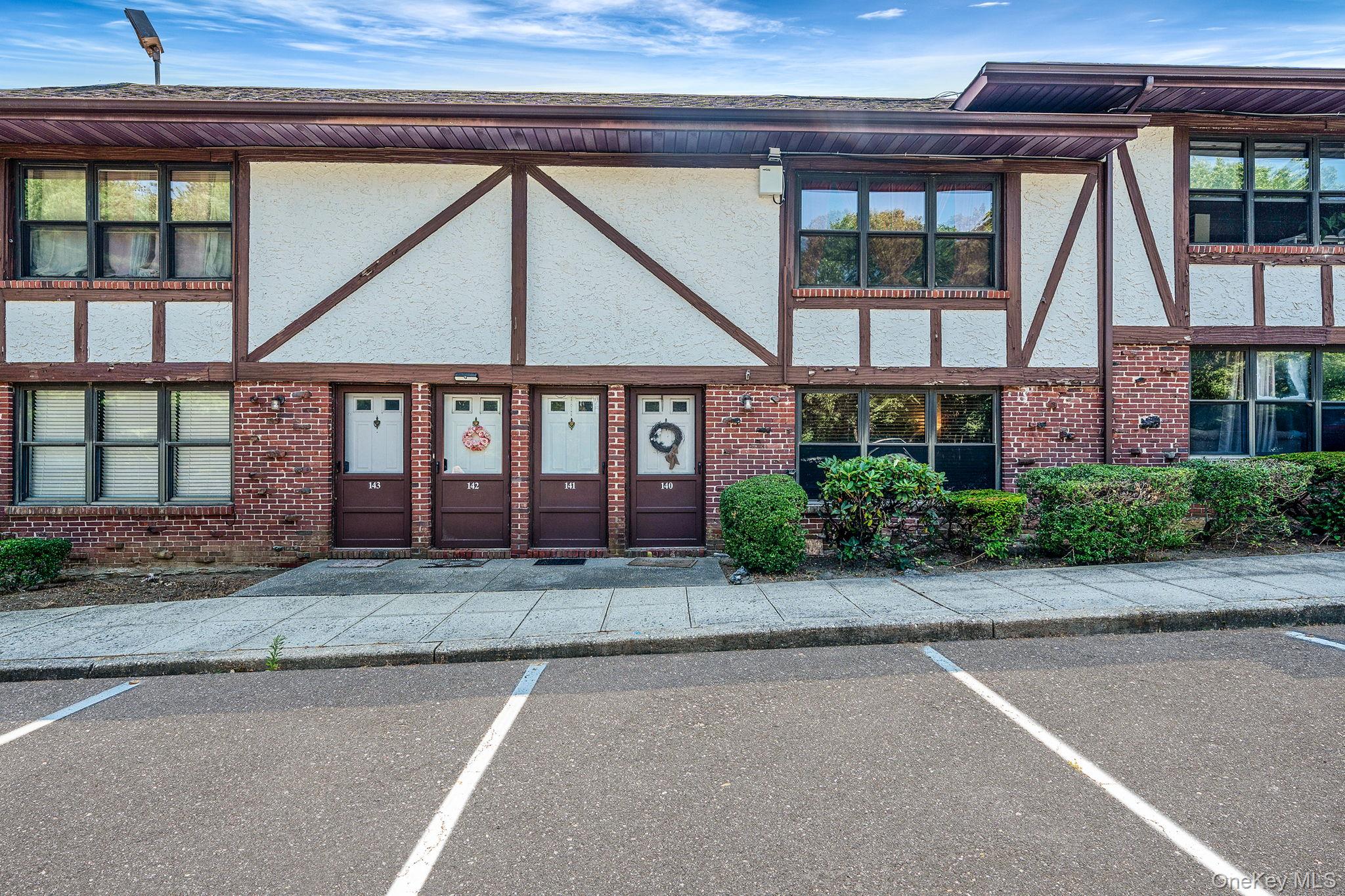 #1 photo, 140 Bailey Court, サフォーク郡 Middle Island , NY 11953