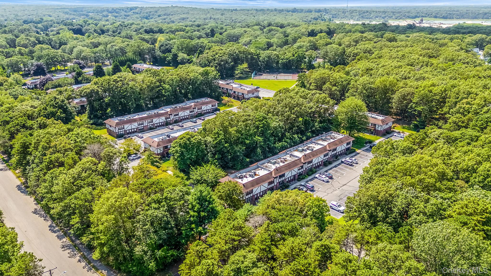 #15 photo, 140 Bailey Court, サフォーク郡 Middle Island , NY 11953