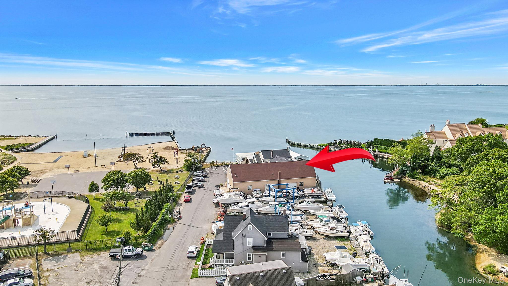 #2 photo, 24 Cottage Avenue, サフォーク郡 Bay Shore , NY 11706