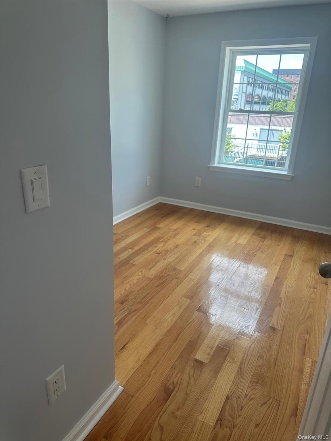 #19 photo, 903 903 Hicksville, クイーンズ区 Far Rockaway , NY 11691