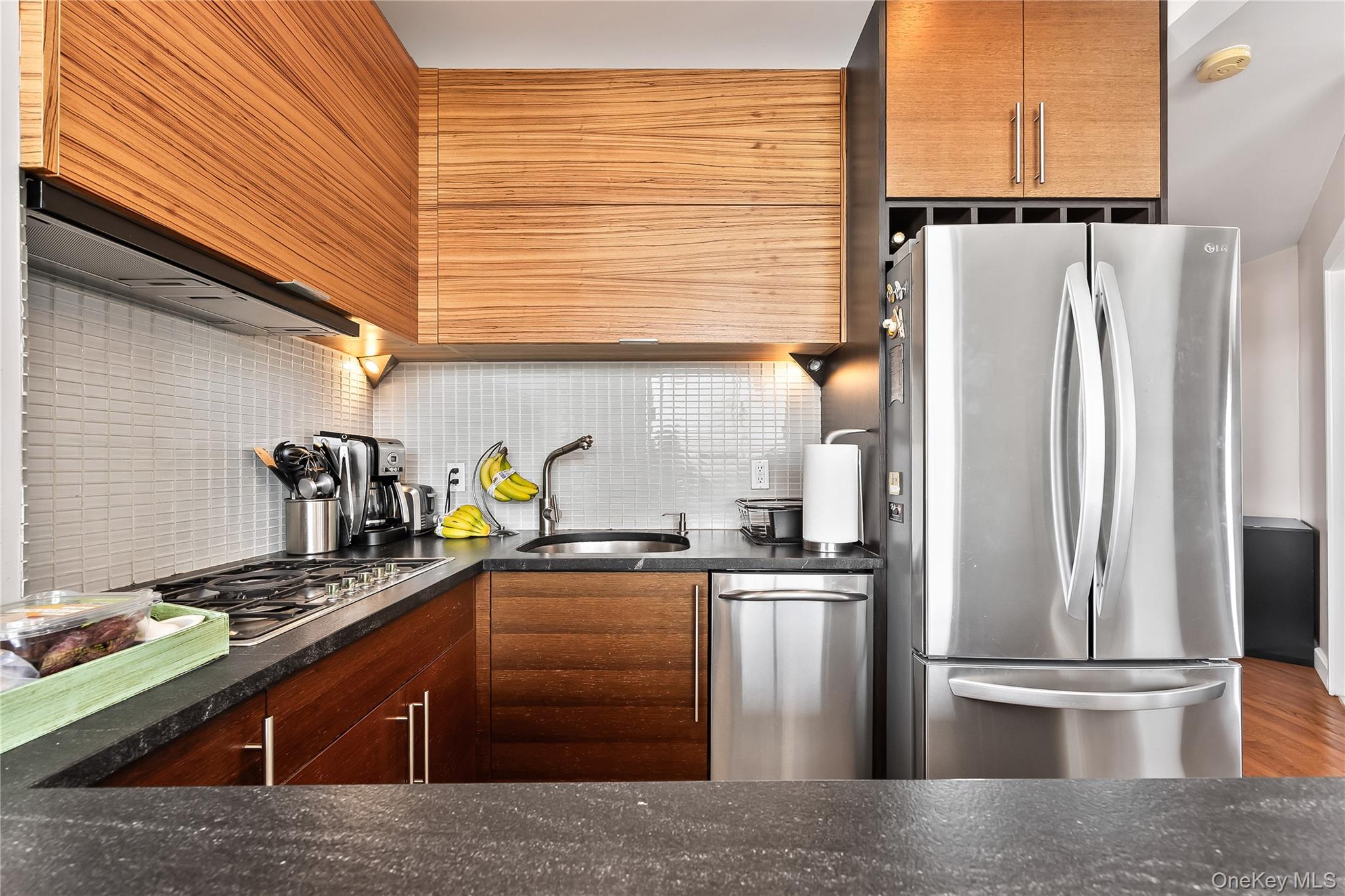 #12 photo, 11-24 31 Avenue, クイーンズ区 Astoria , NY 11106