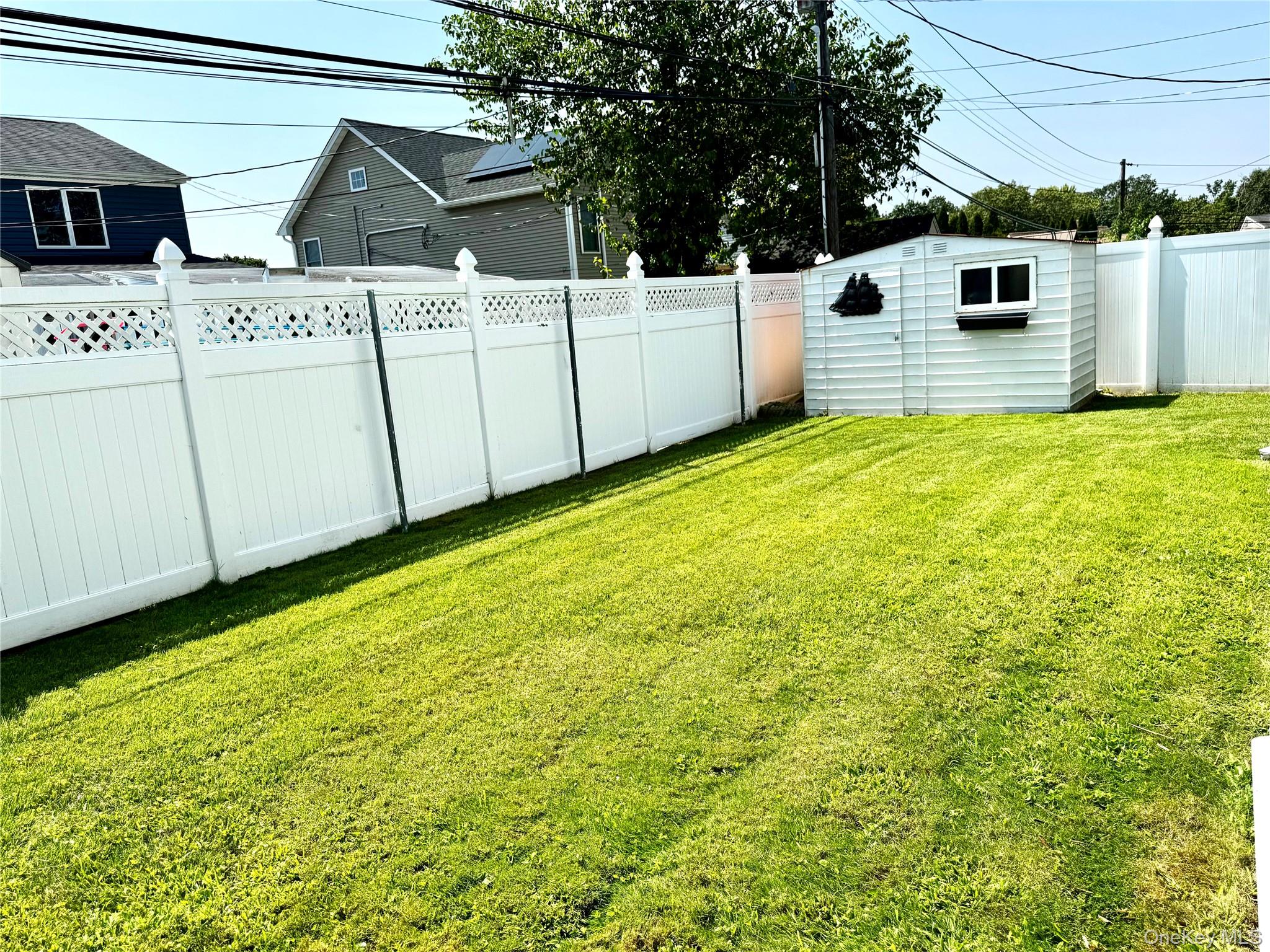 #18 photo, 12 Elves Lane, Levittown , NY 11756