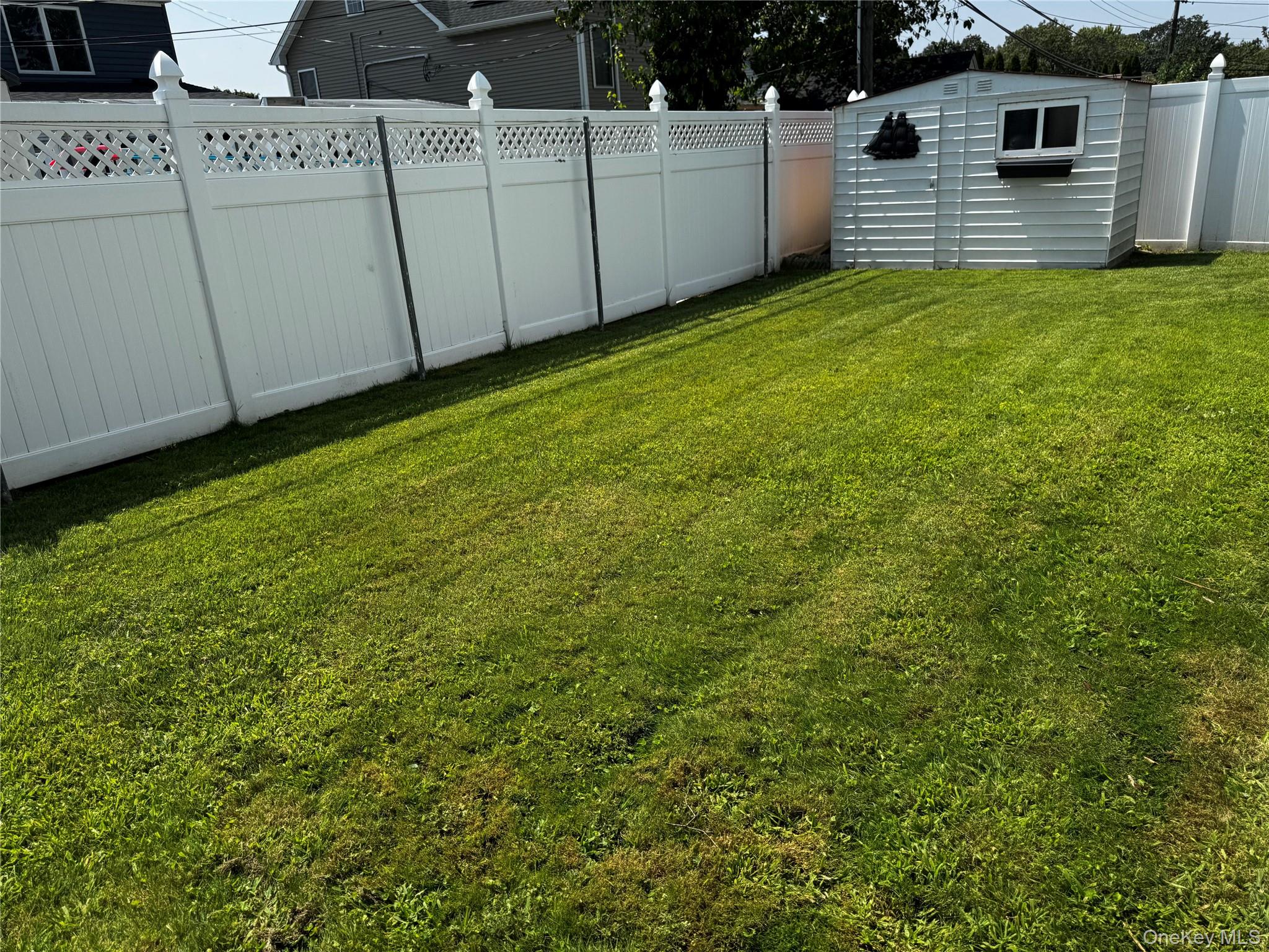 #19 photo, 12 Elves Lane, Levittown , NY 11756