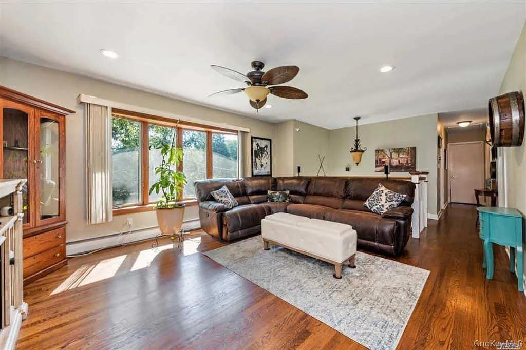 #2 photo, 16 Maryanne ave, Port Jefferson Station , NY 11776