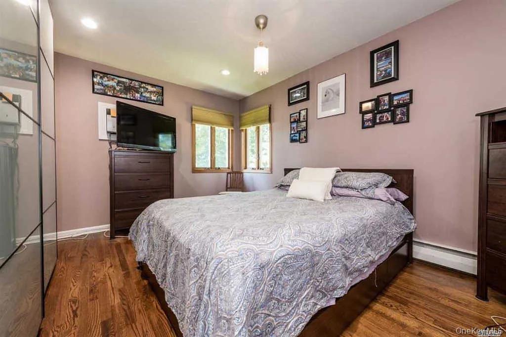 #8 photo, 16 Maryanne ave, Port Jefferson Station , NY 11776