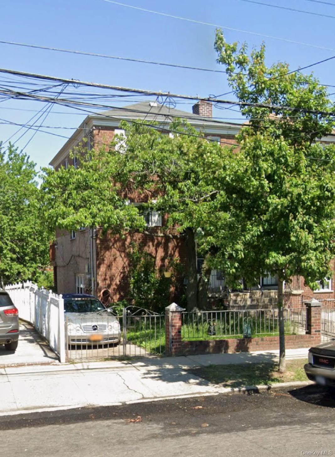 #1 photo, 422 Castle Hill Avenue, Bronx , NY 10473