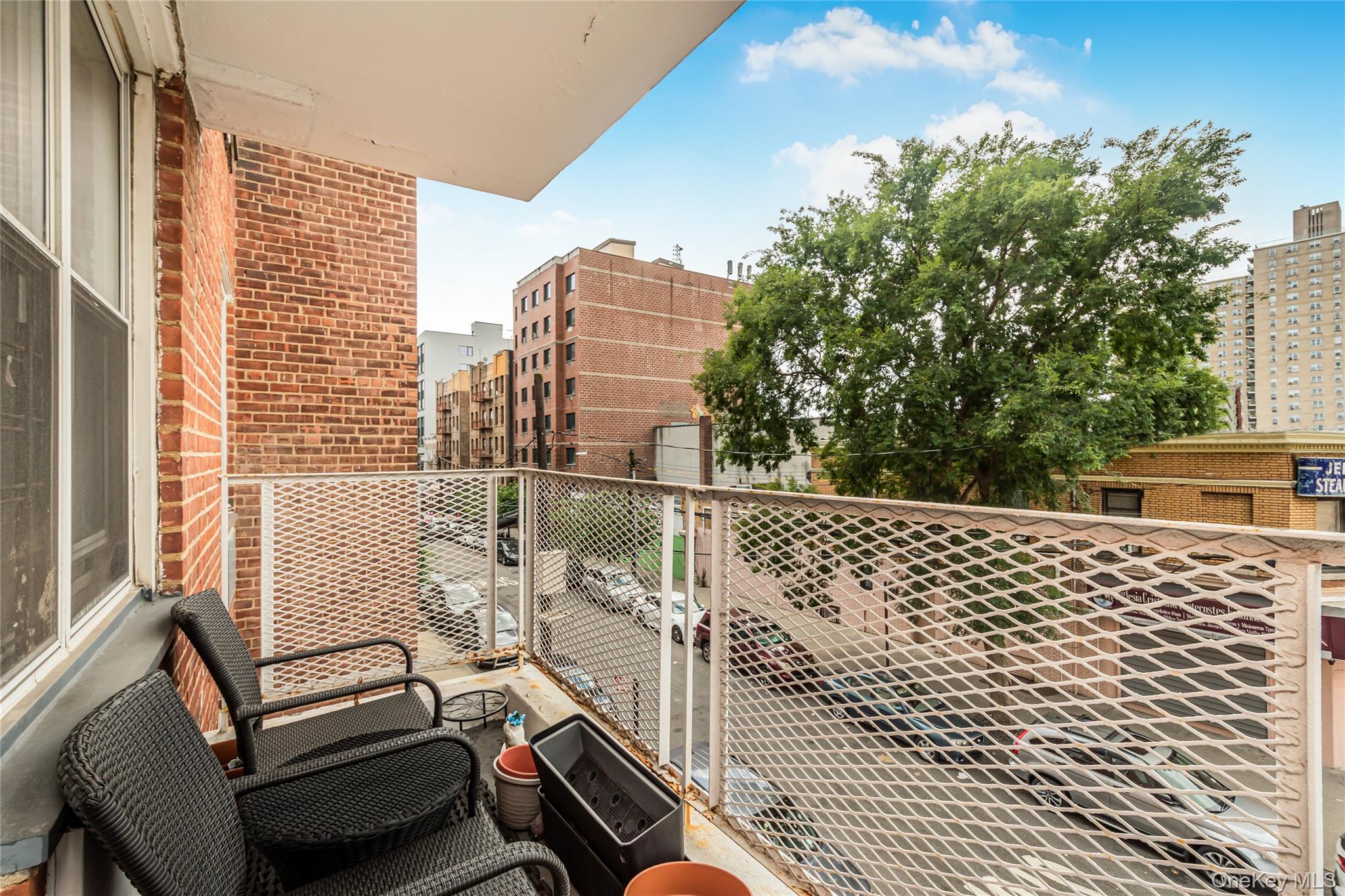 #2 photo, 3201 Grand Concourse, ブロンクス区 Bronx , NY 10468