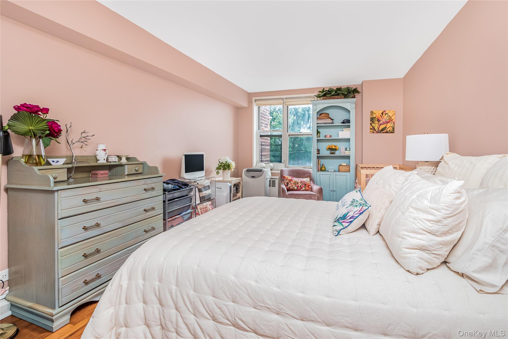 #9 photo, 3201 Grand Concourse, ブロンクス区 Bronx , NY 10468