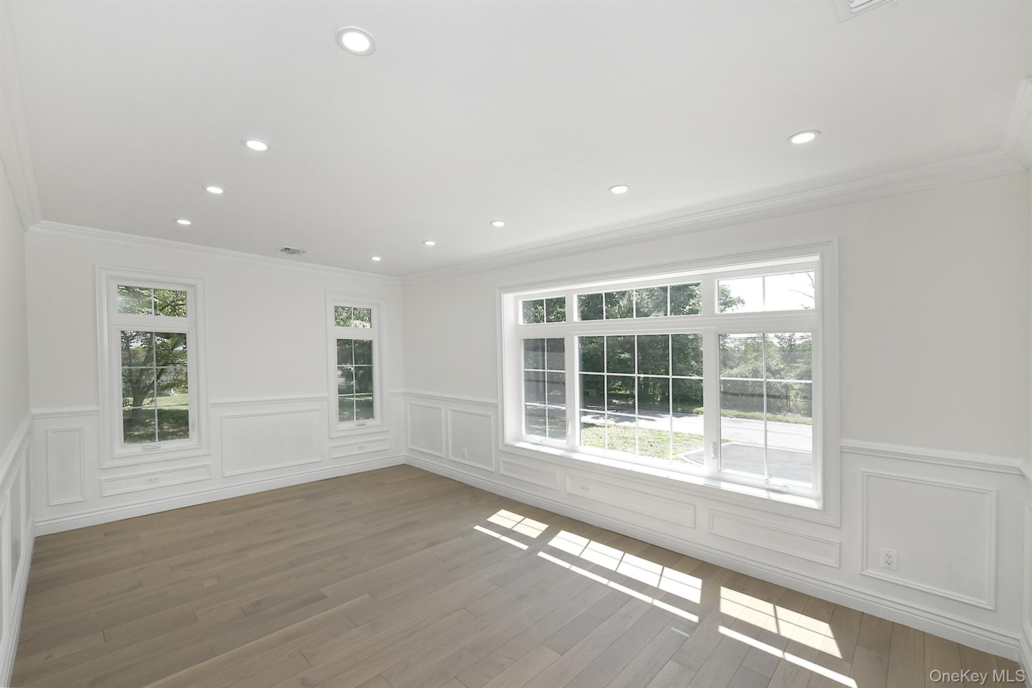 #15 photo, 11 Edcris Lane, サフォーク郡 Huntington , NY 11743