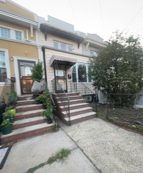 #1 photo, 2556 100th Street, एल्महर्स्ट East Elmhurst , NY 11369