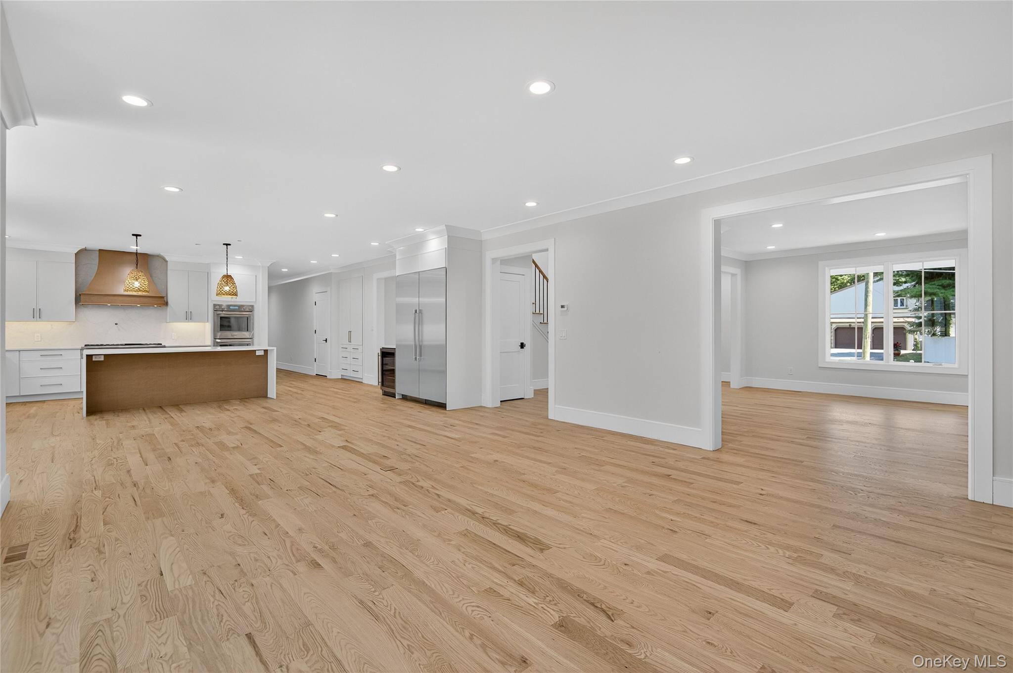 #11 photo, 654 Caledonia Road, Dix Hills , NY 11746