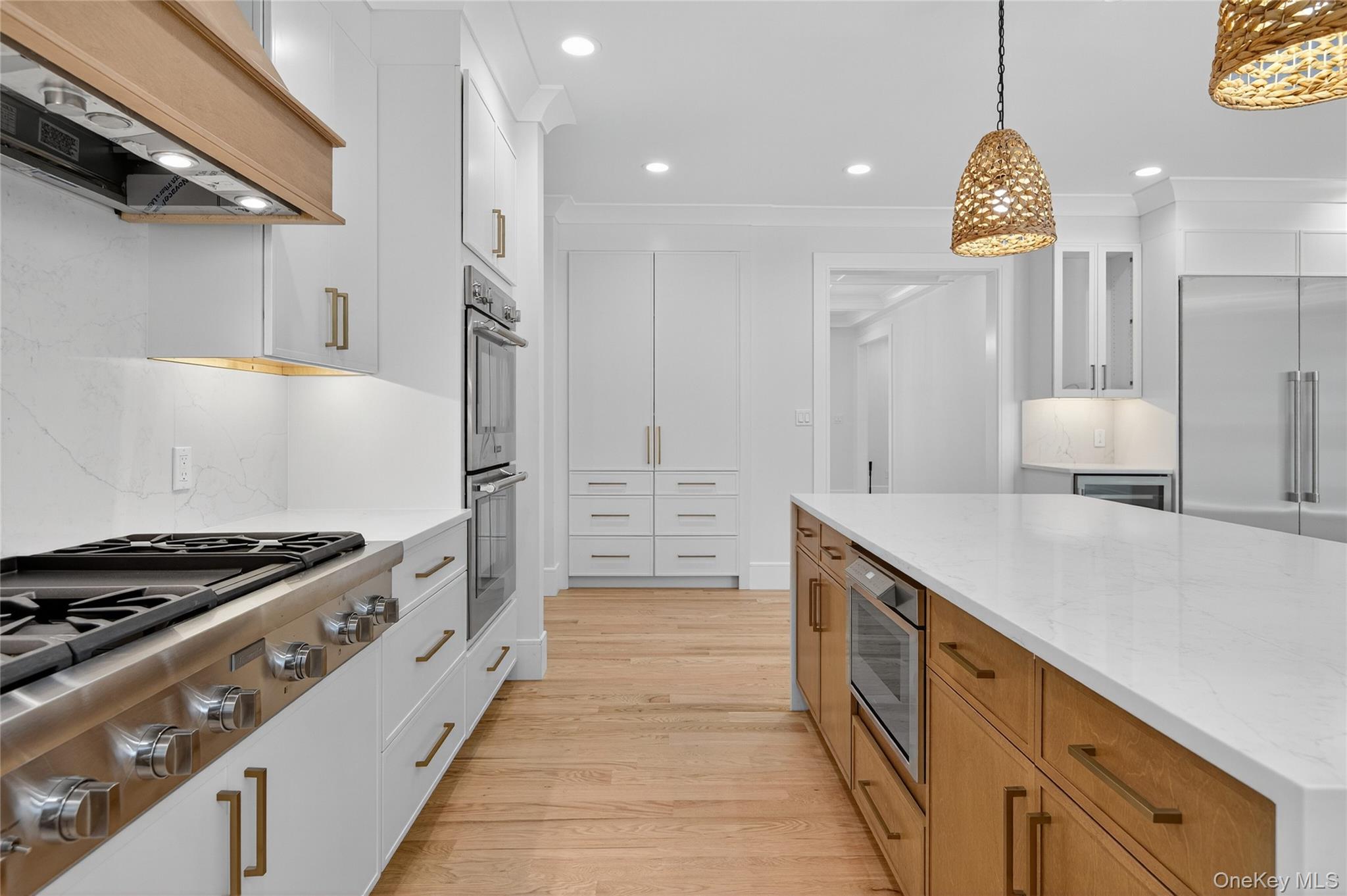 #15 photo, 654 Caledonia Road, Dix Hills , NY 11746