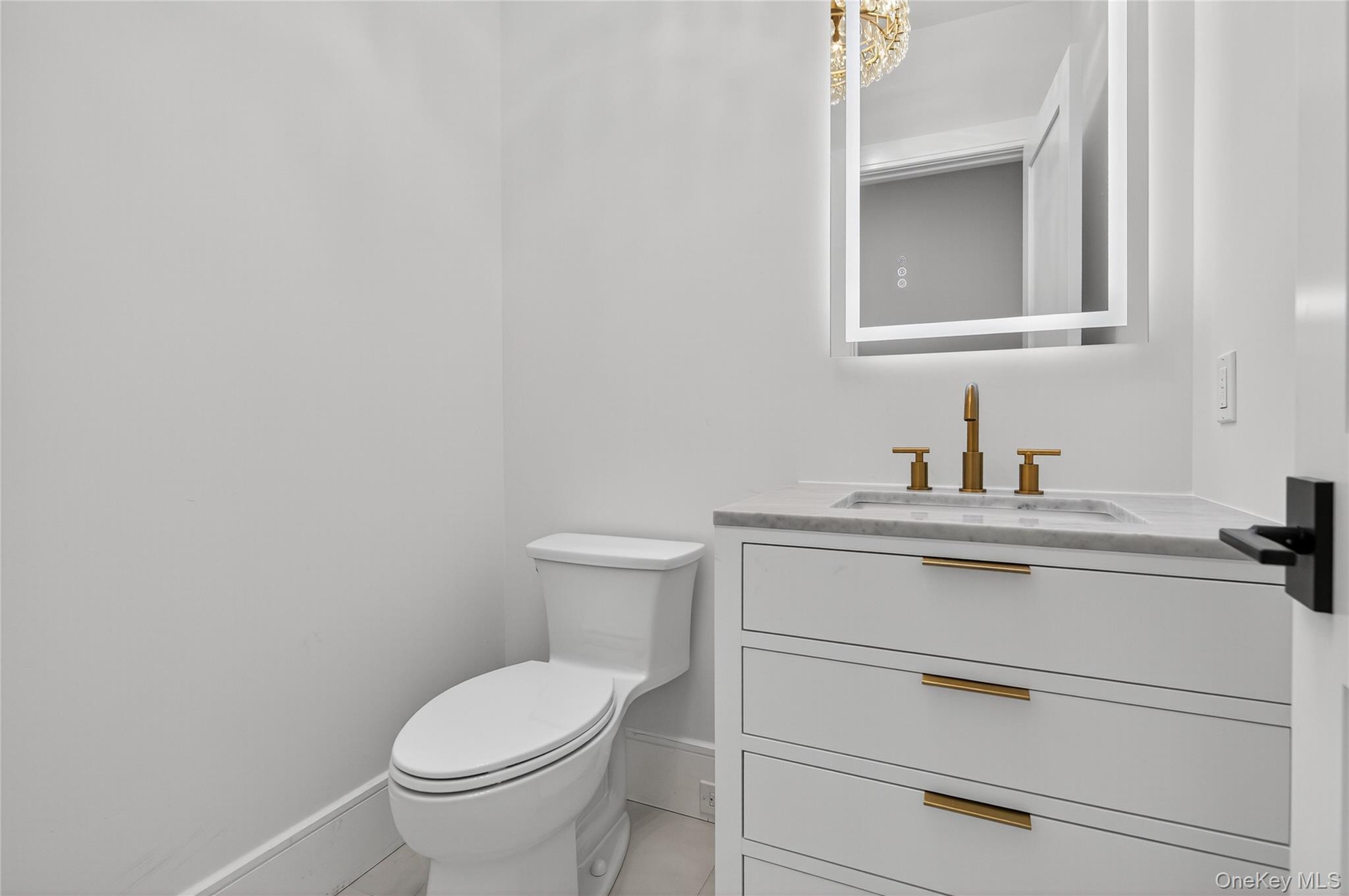 #18 photo, 654 Caledonia Road, Dix Hills , NY 11746