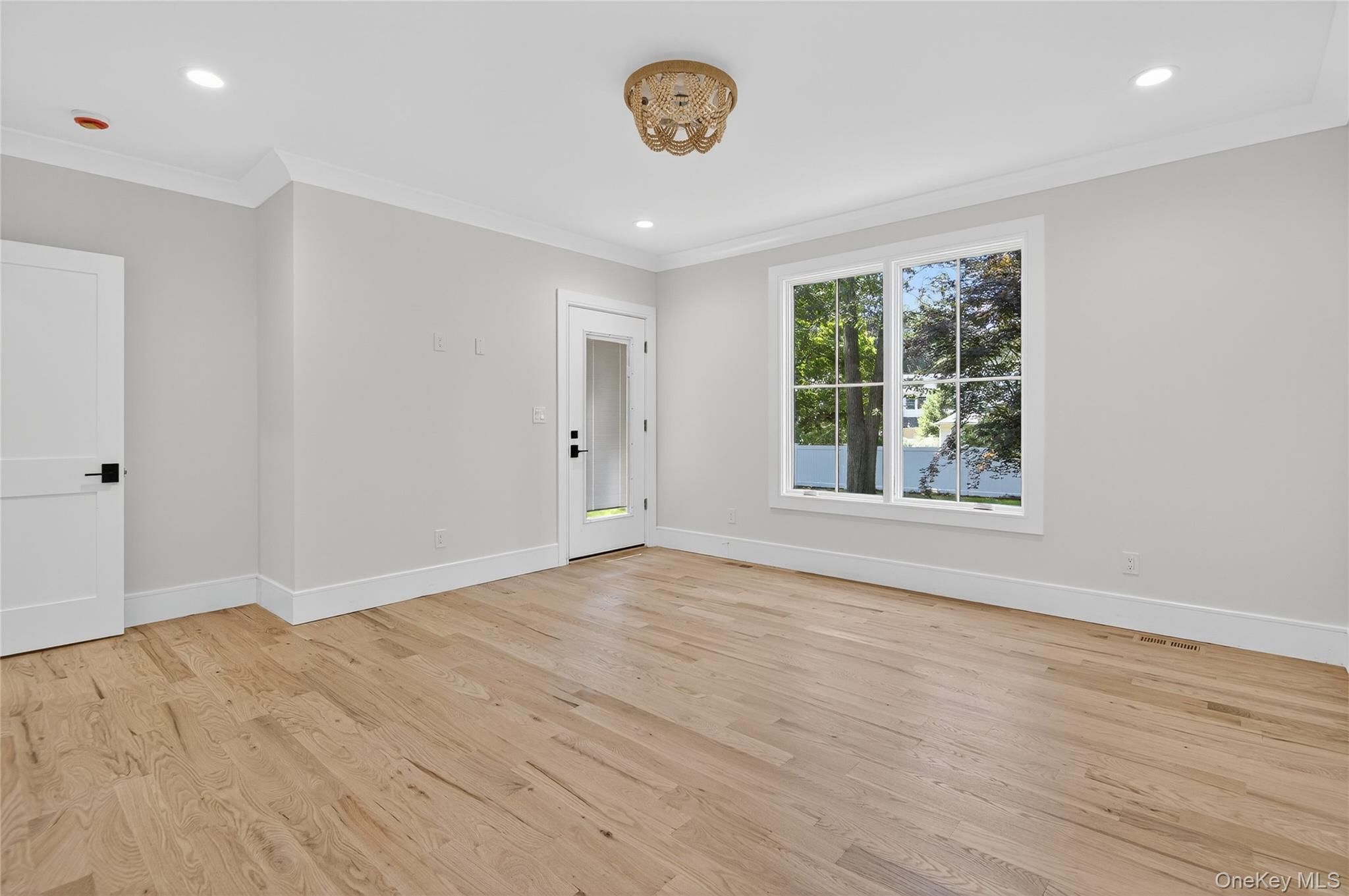 #19 photo, 654 Caledonia Road, Dix Hills , NY 11746