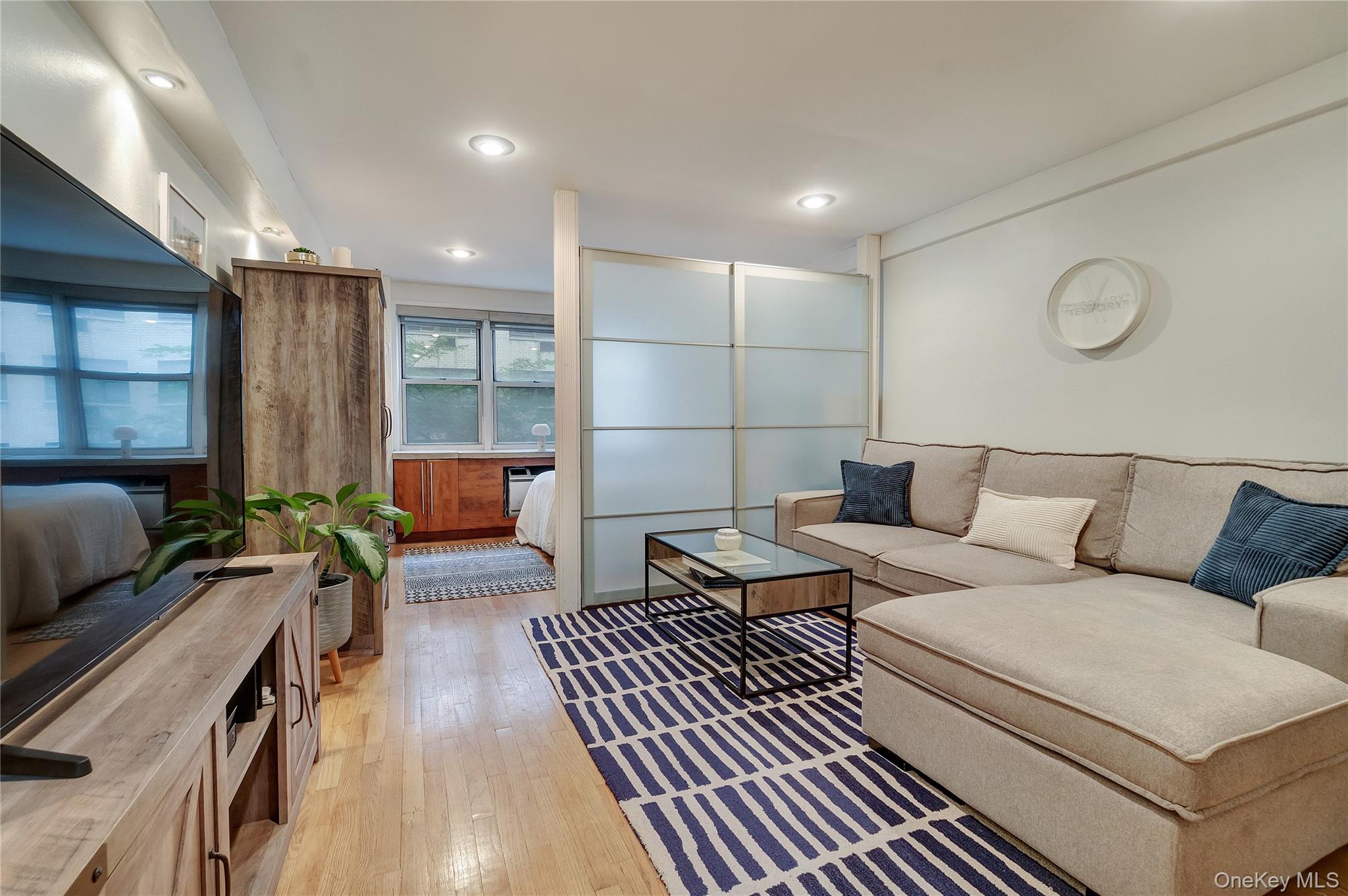 #1 photo, 321 E 45th Street, मैनहटन New York (Manhattan) , NY 10017