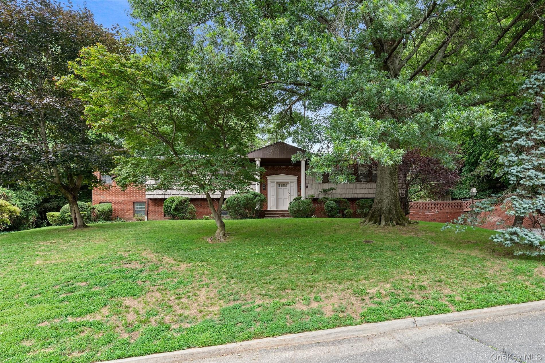 #1 photo, 8 Pine Drive, ナッソー郡 Great Neck , NY 11021