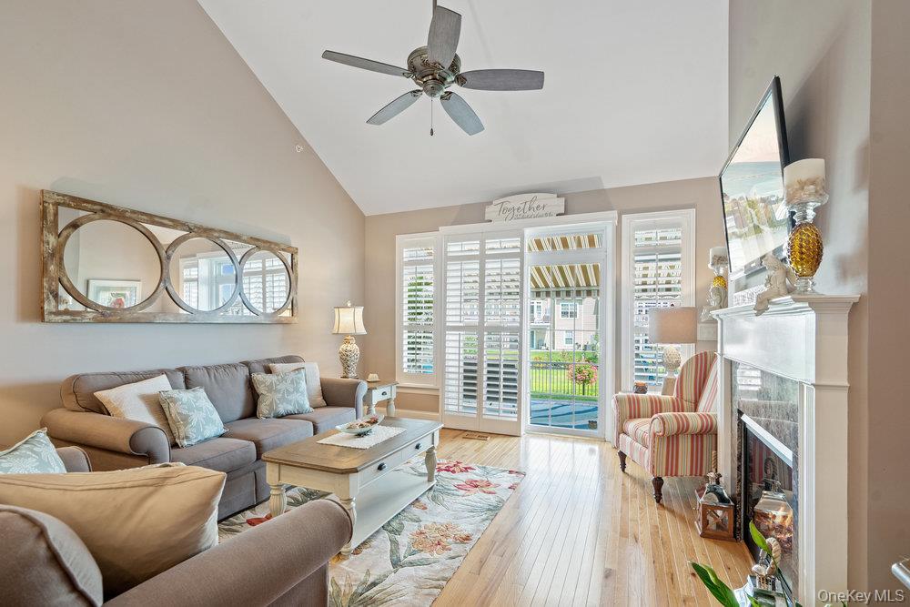 #11 photo, 162 Halley Drive, サフォーク郡 Blue Point , NY 11715