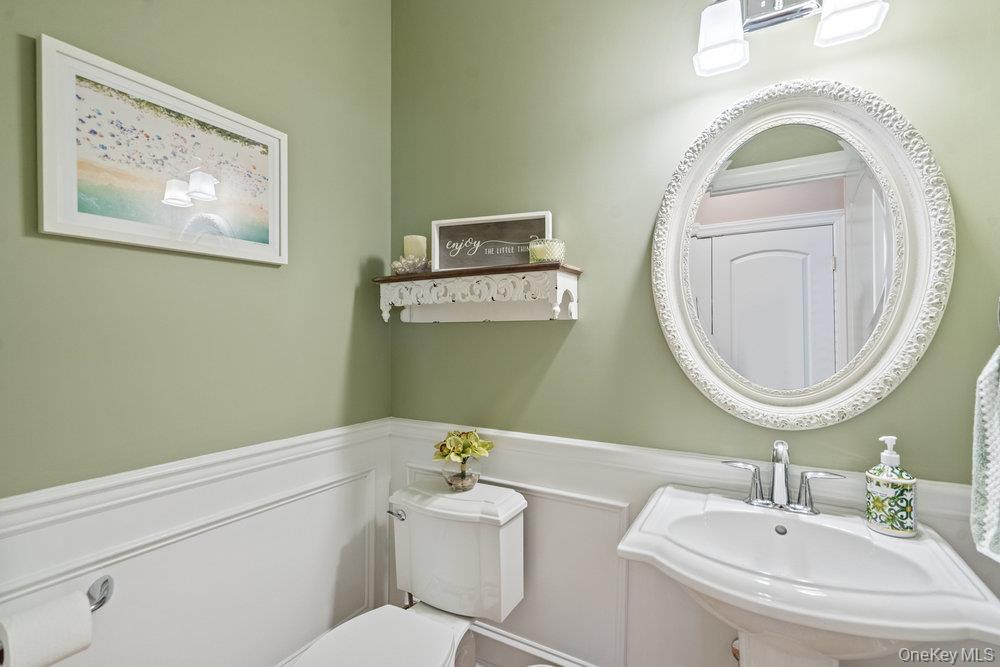 #13 photo, 162 Halley Drive, サフォーク郡 Blue Point , NY 11715