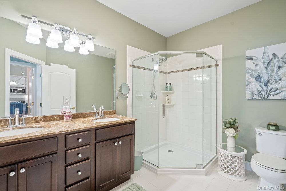 #14 photo, 162 Halley Drive, サフォーク郡 Blue Point , NY 11715