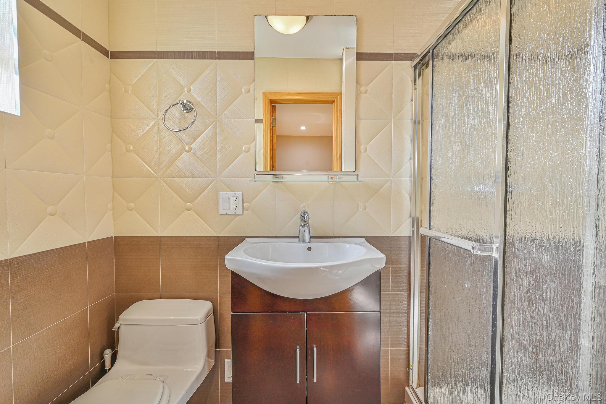 #8 photo, 6259 108th Street, クイーンズ区 Forest Hills , NY 11375