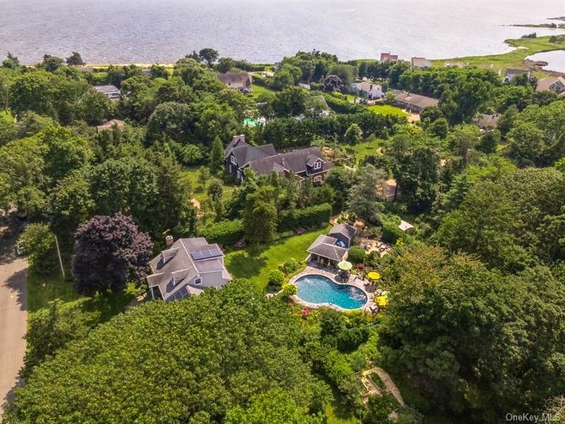 #2 photo, 330 Private Road, サフォーク郡 East Patchogue , NY 11772