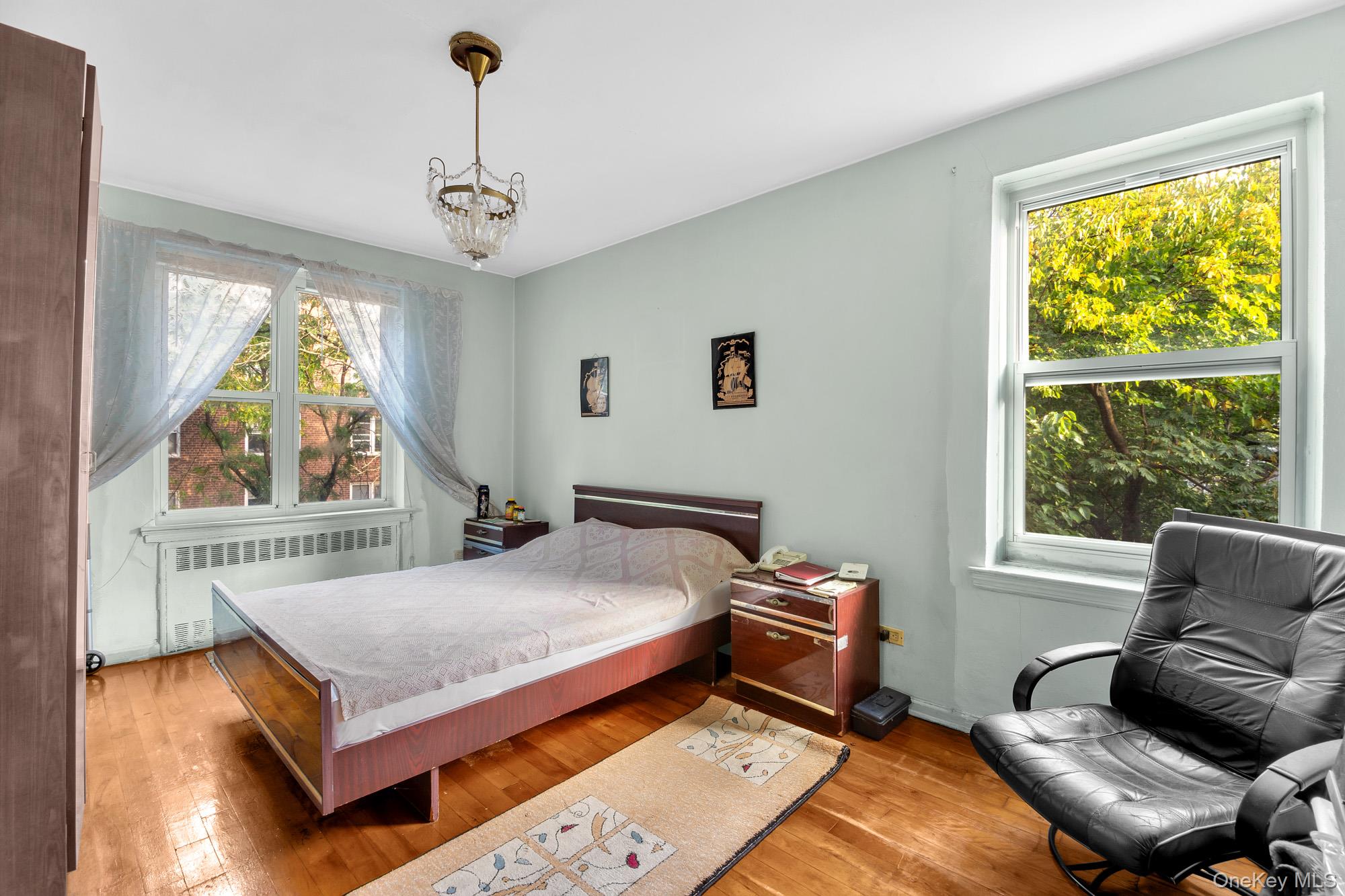 #4 photo, 3326 82nd Street, クイーンズ区 Jackson Heights , NY 11372