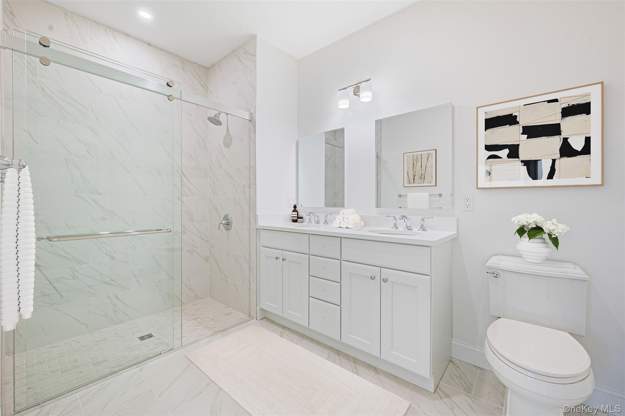 #8 photo, 142 August Circle, מחוז סאפוק East Northport , NY 11731