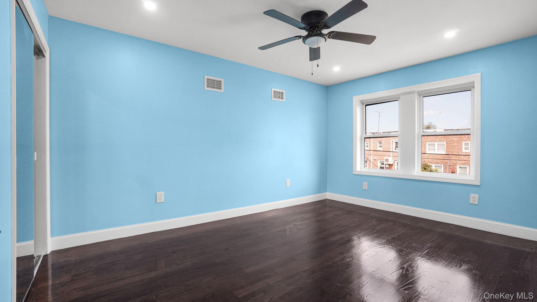 #11 photo, 89-77 Springfiled Boulevard, क्वीन्स गाँव Queens Village , NY 11427