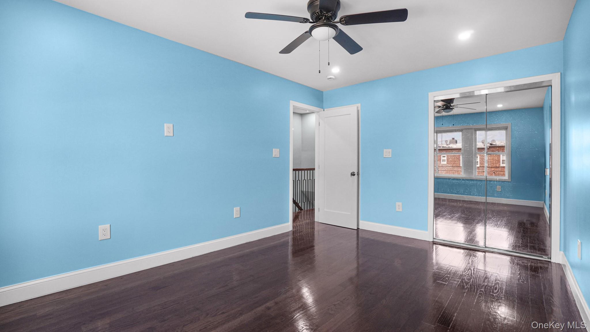 #12 photo, 89-77 Springfiled Boulevard, क्वीन्स गाँव Queens Village , NY 11427