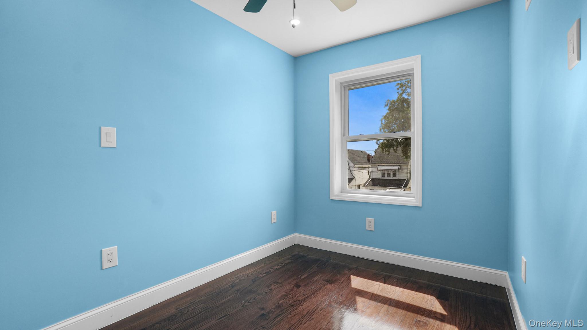 #14 photo, 89-77 Springfiled Boulevard, क्वीन्स गाँव Queens Village , NY 11427