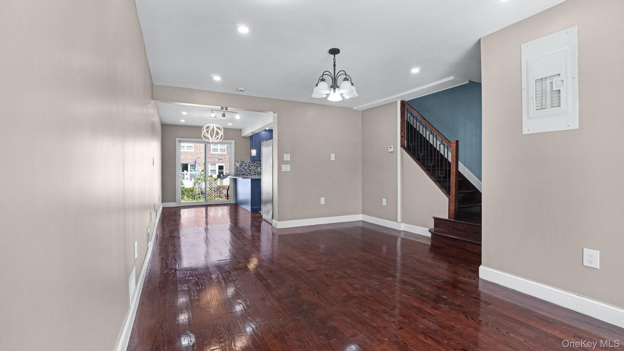 #17 photo, 89-77 Springfiled Boulevard, क्वीन्स गाँव Queens Village , NY 11427