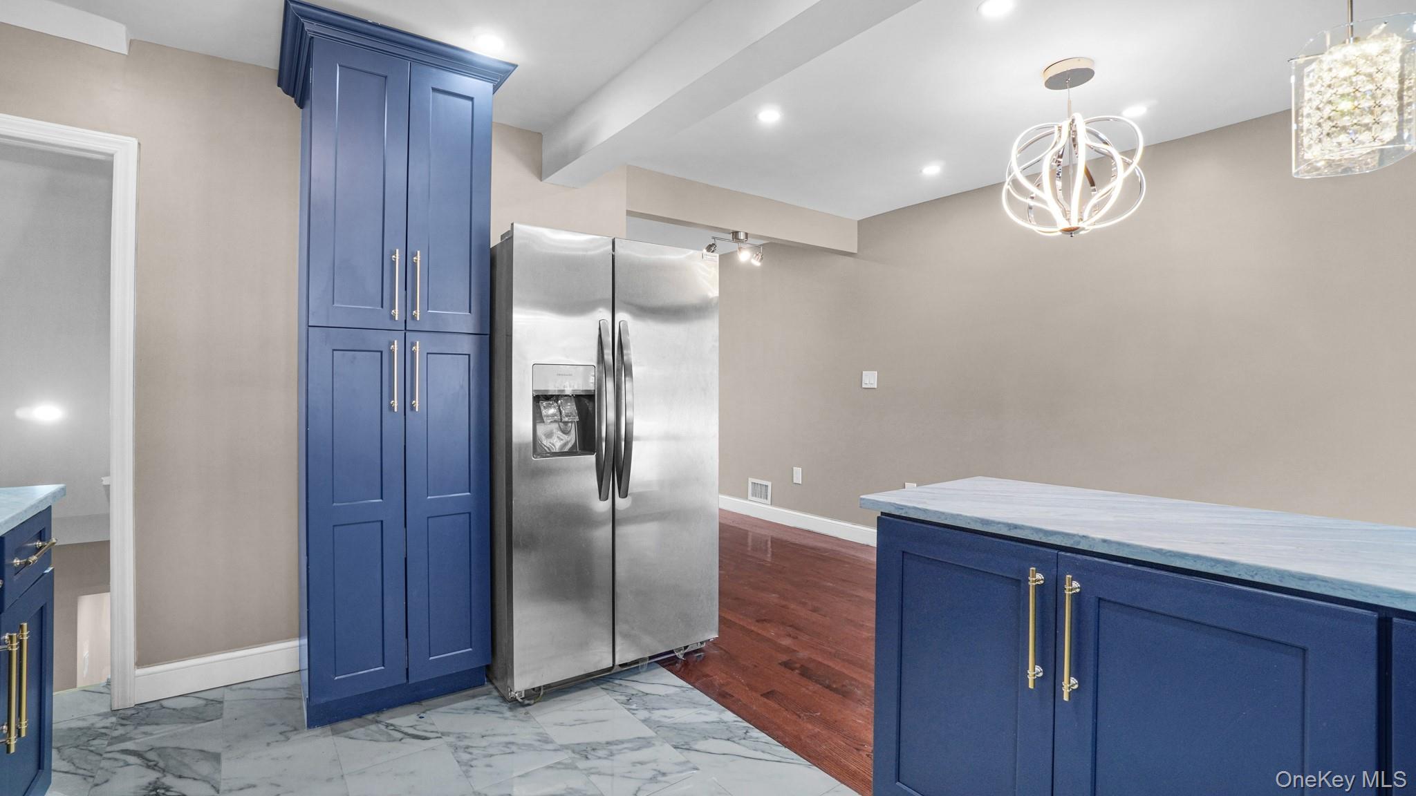 #5 photo, 89-77 Springfiled Boulevard, क्वीन्स गाँव Queens Village , NY 11427