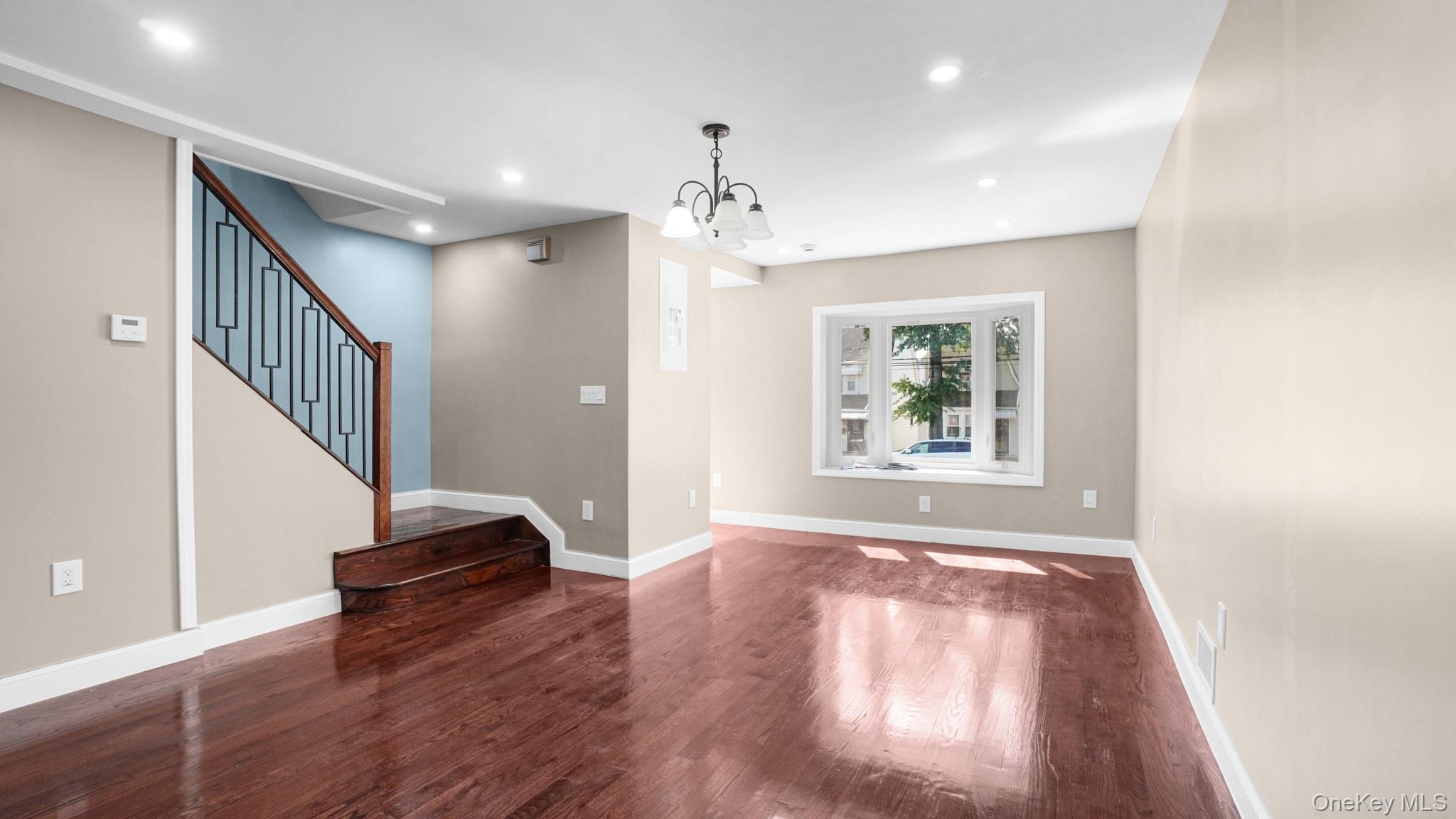 #7 photo, 89-77 Springfiled Boulevard, क्वीन्स गाँव Queens Village , NY 11427