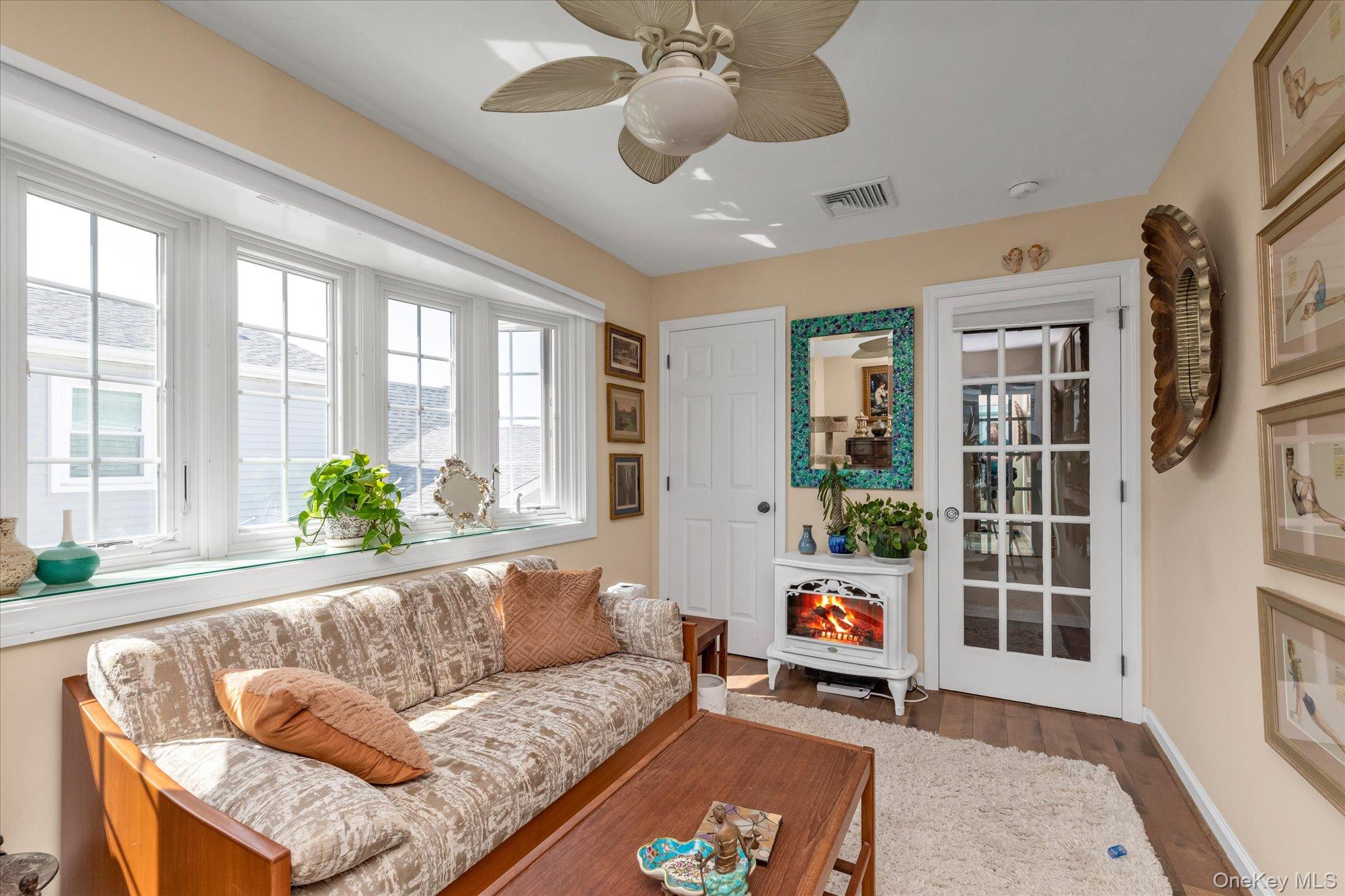 #19 photo, 500 W Penn Street, ナッソー郡 Long Beach , NY 11561