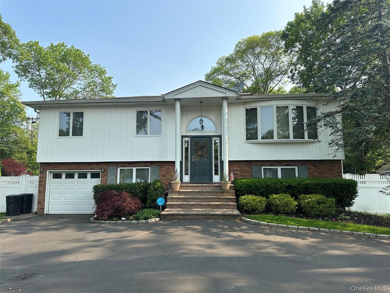 #1 photo, 124 Dix Highway, サフォーク郡 Dix Hills , NY 11746