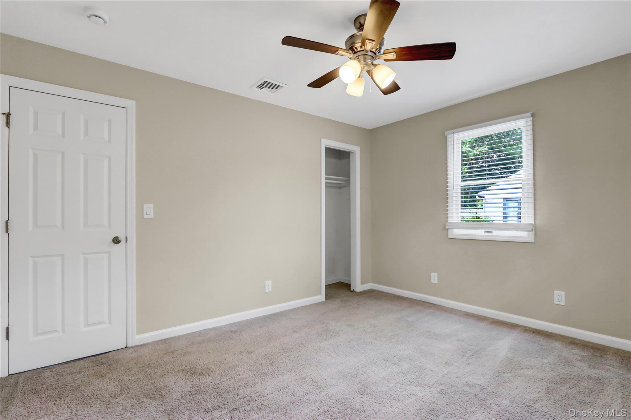 #10 photo, 53 Saint Peters Drive, 롱 아일랜드 Brentwood , NY 11717