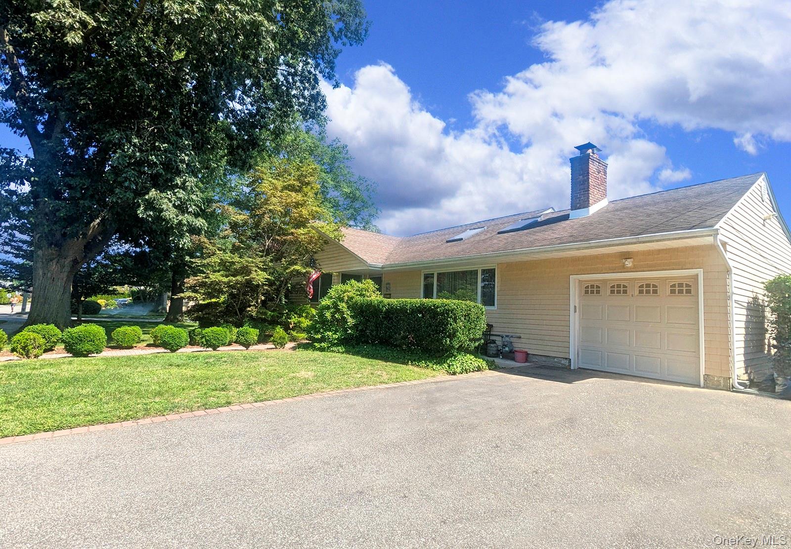 #1 photo, 48 Bayberry Avenue, ナッソー郡 Garden City , NY 11530