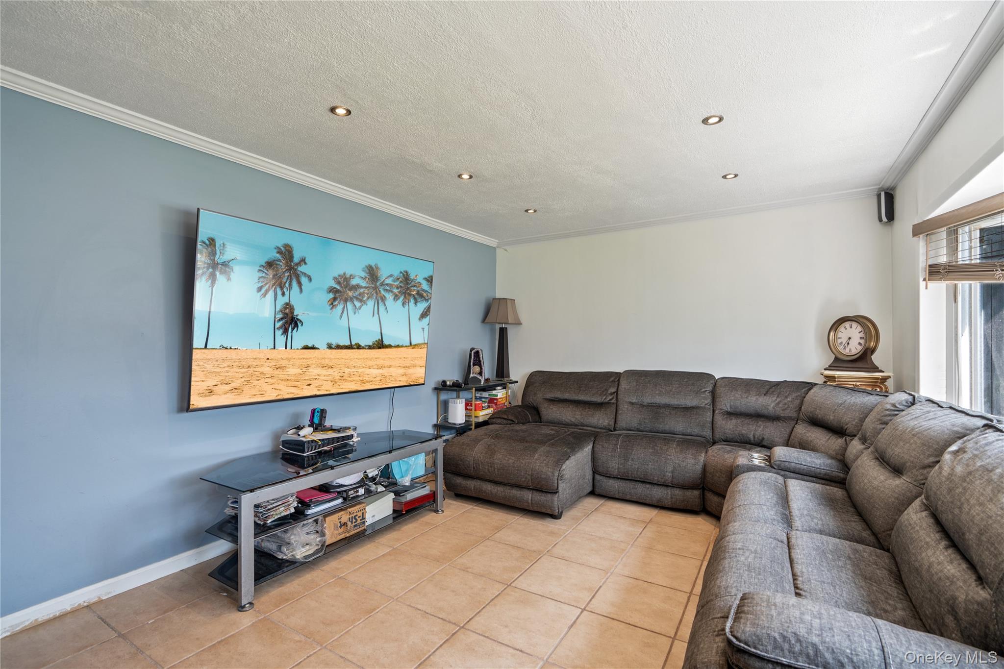 #5 photo, 9 Rugby Road, Massapequa , NY 11758