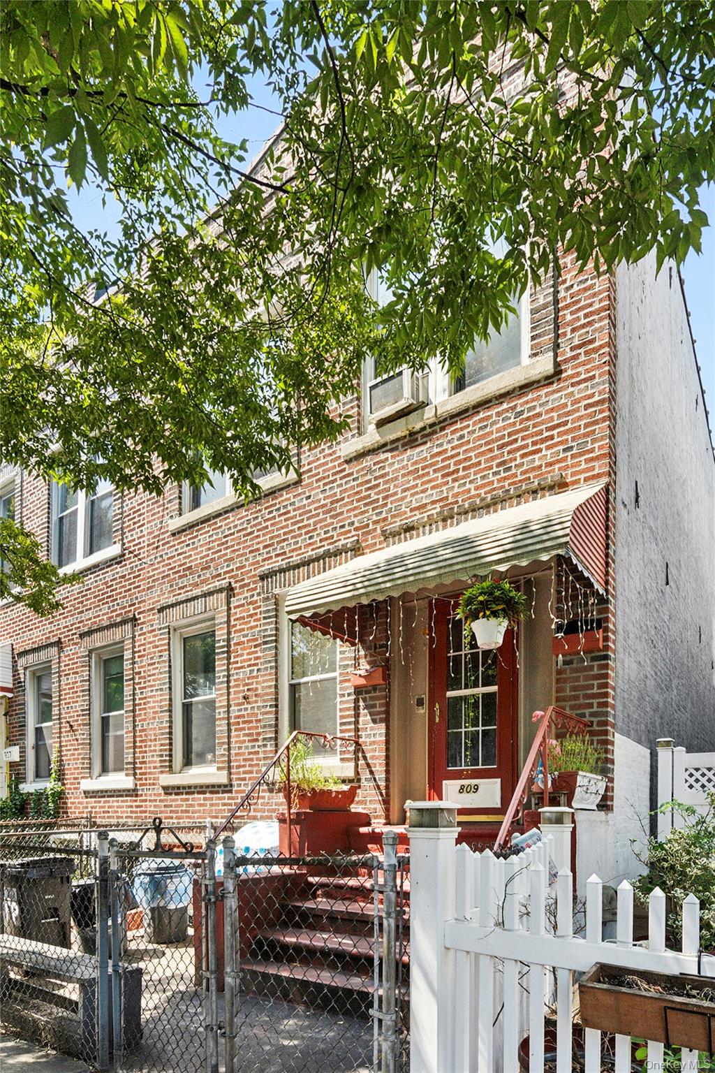 #3 photo, 809 Friel Place, ブルックリン区 Brooklyn , NY 11218