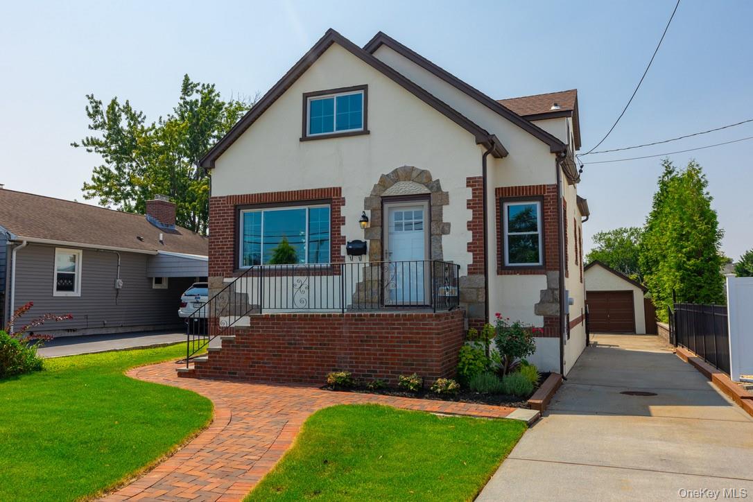 #1 photo, 94 Alhambra Road, ناسو Massapequa , NY 11758