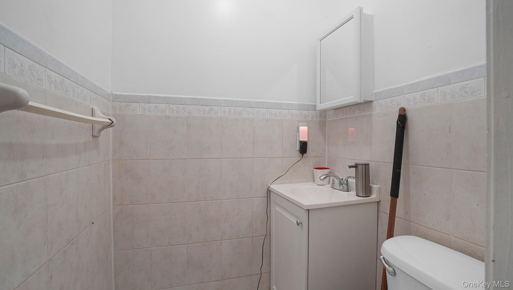 #7 photo, 3319 Decatur Avenue, ブロンクス区 Bronx , NY 10467