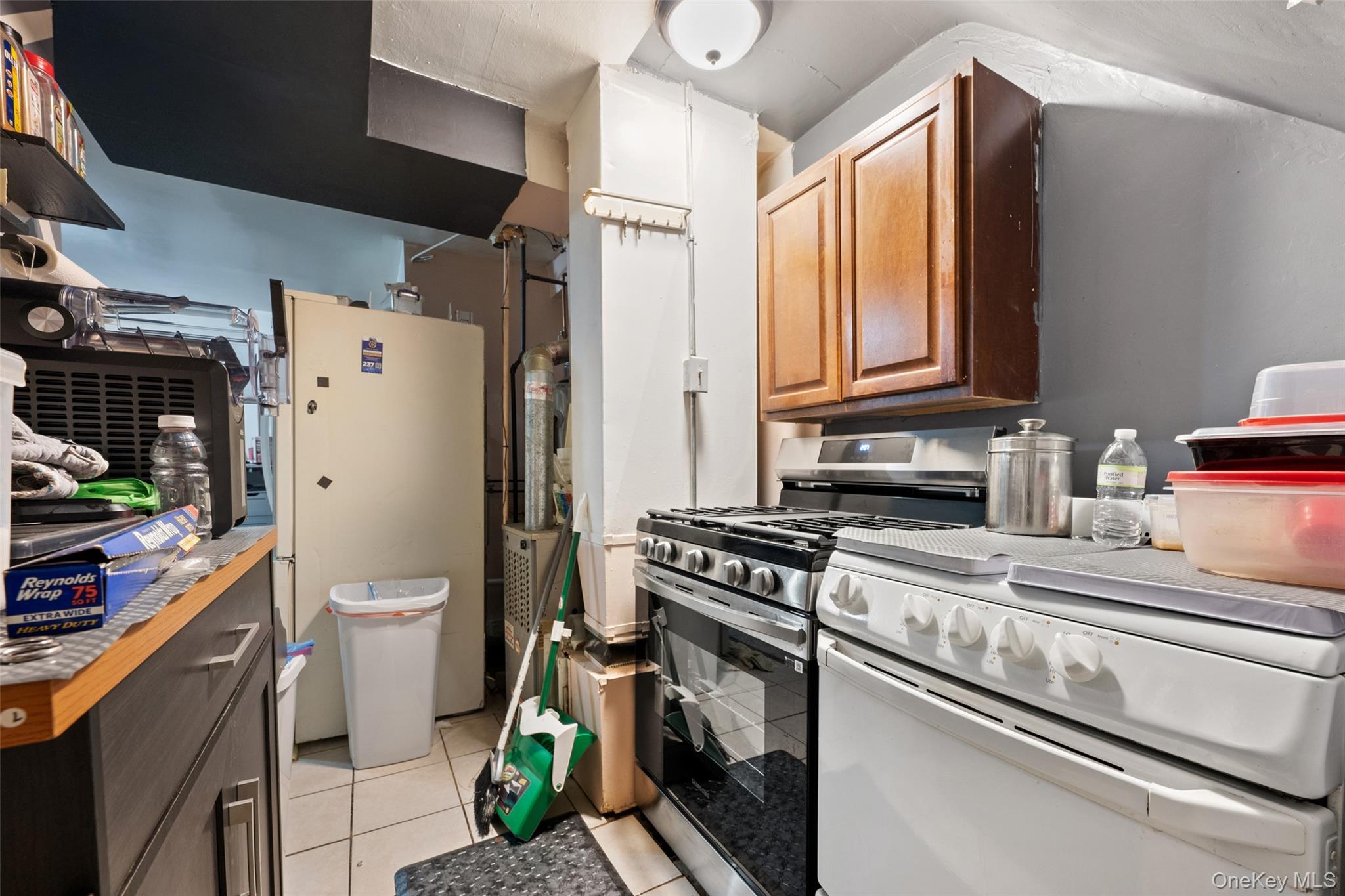 #11 photo, 959 E 220th Street, Bronx , NY 10469