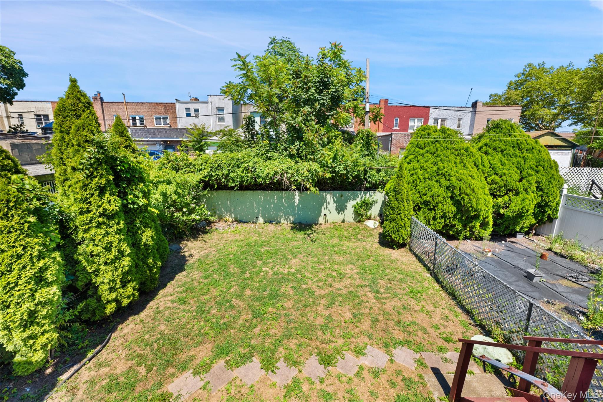 #13 photo, 959 E 220th Street, Bronx , NY 10469