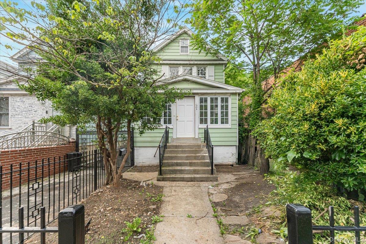 #1 photo, 1909 Lacombe Avenue, Bronx , NY 10473