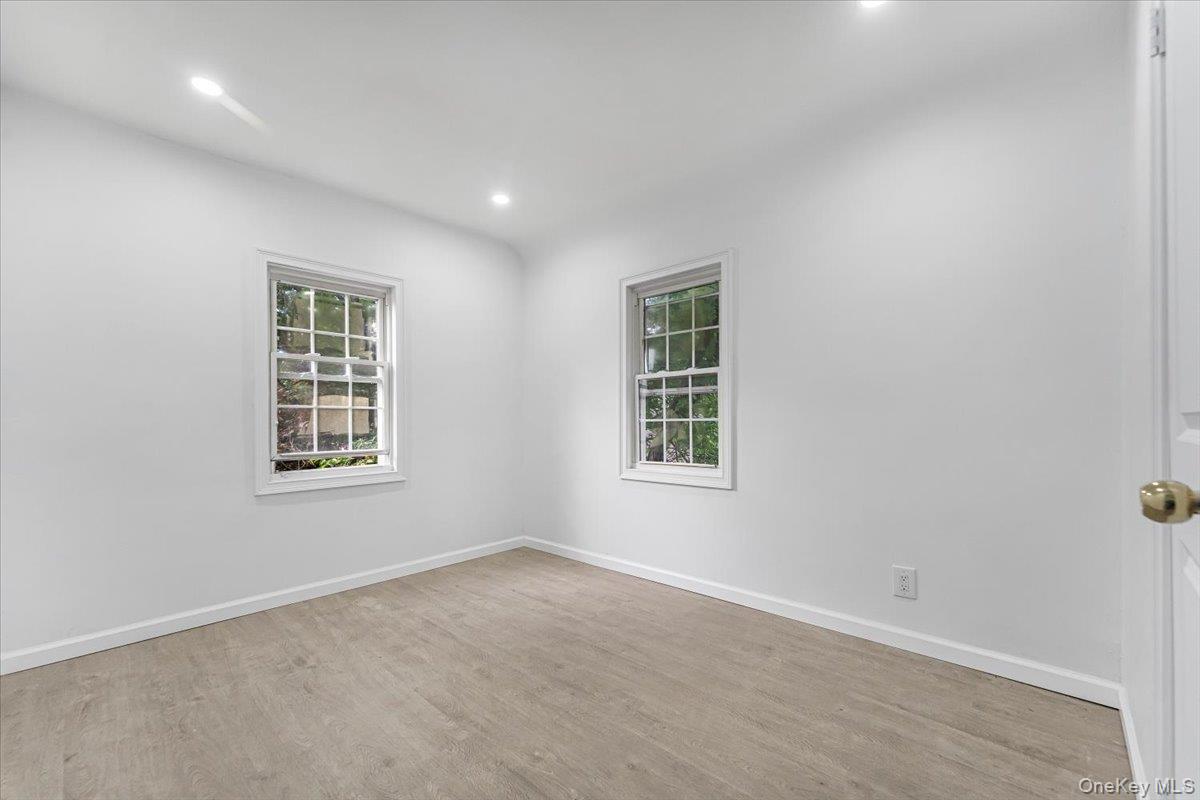 #11 photo, 1909 Lacombe Avenue, Bronx , NY 10473