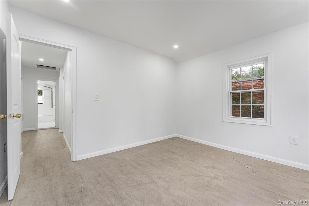 #13 photo, 1909 Lacombe Avenue, Bronx , NY 10473