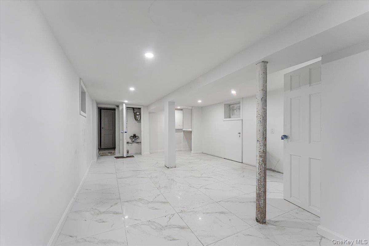 #16 photo, 1909 Lacombe Avenue, Bronx , NY 10473